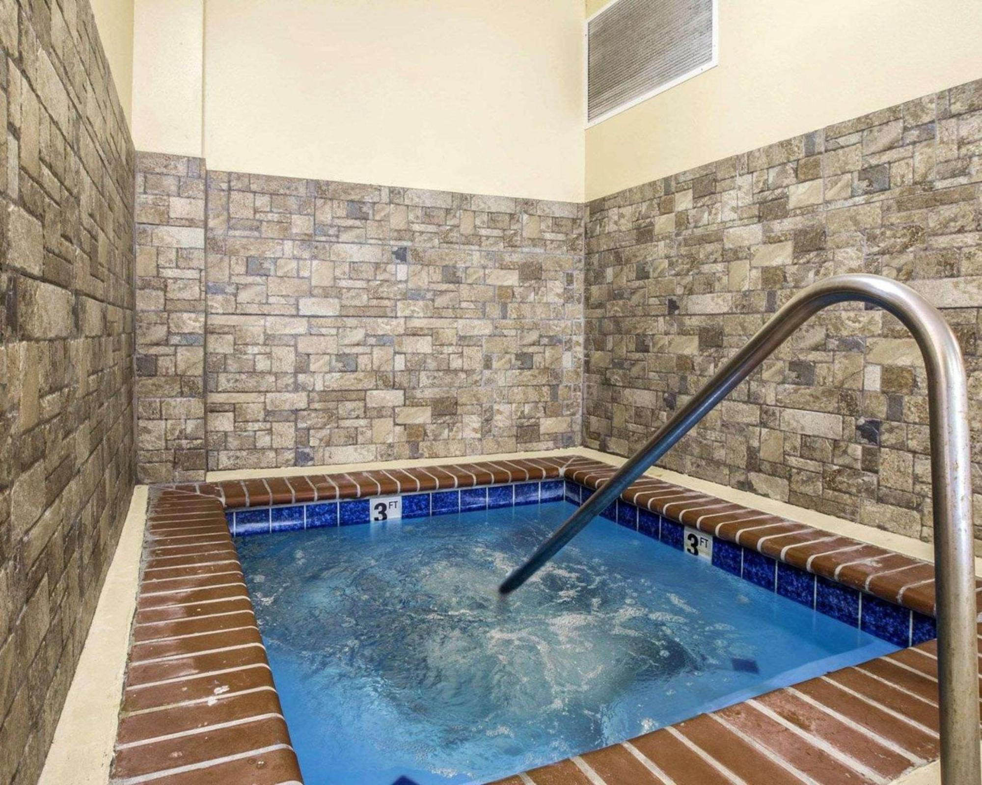 Comfort Inn & Suites Rogersville Exterior photo